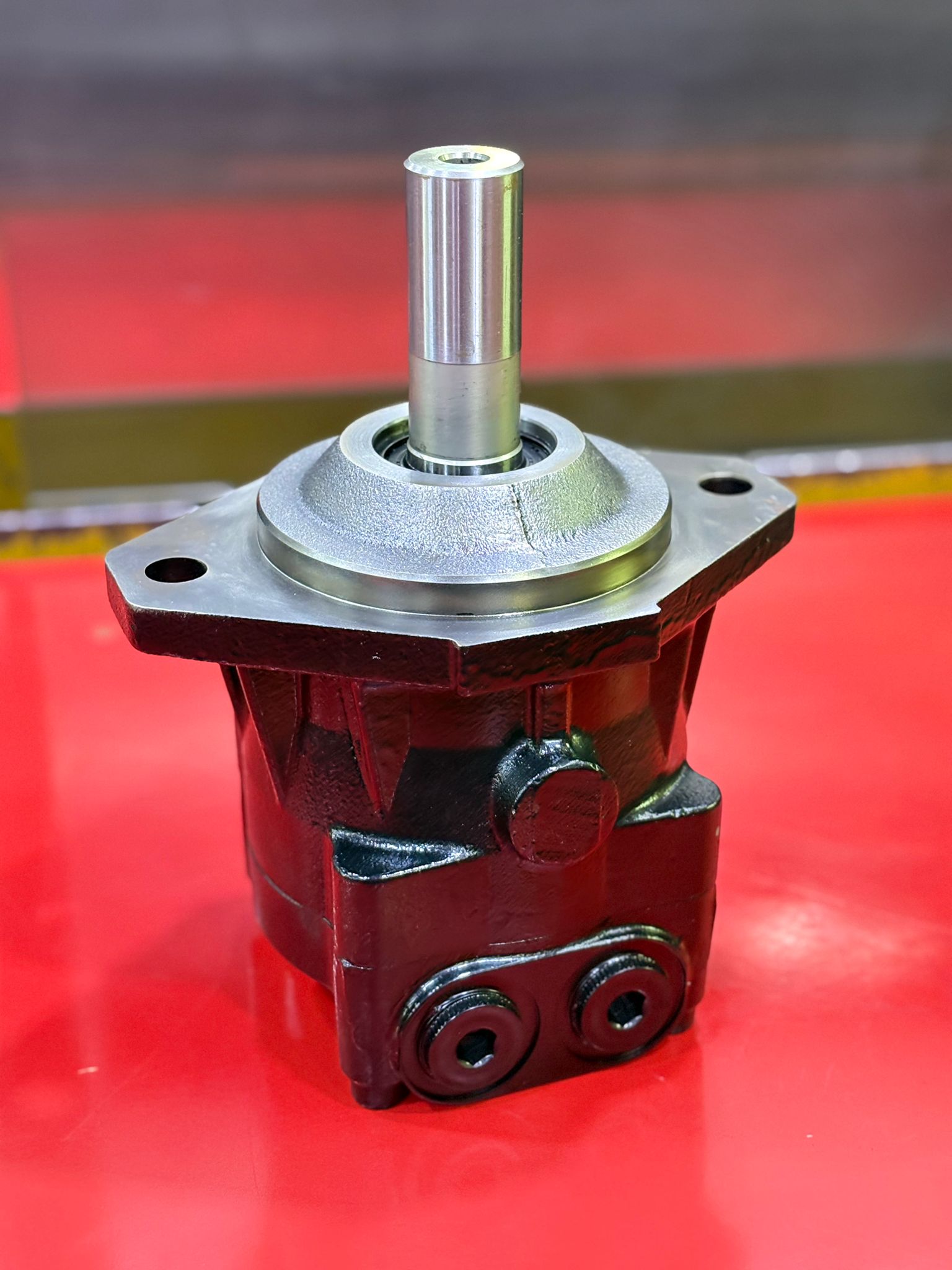 Hitachi 470 Dişli Pompa gorsel 2